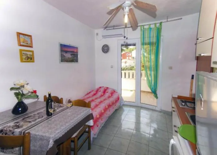 Beachfront Pla A - Two Bedroom A2 *