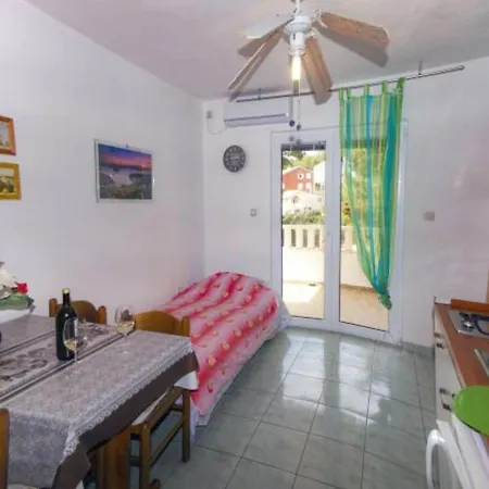 Beachfront Pla A - Two Bedroom A2 *